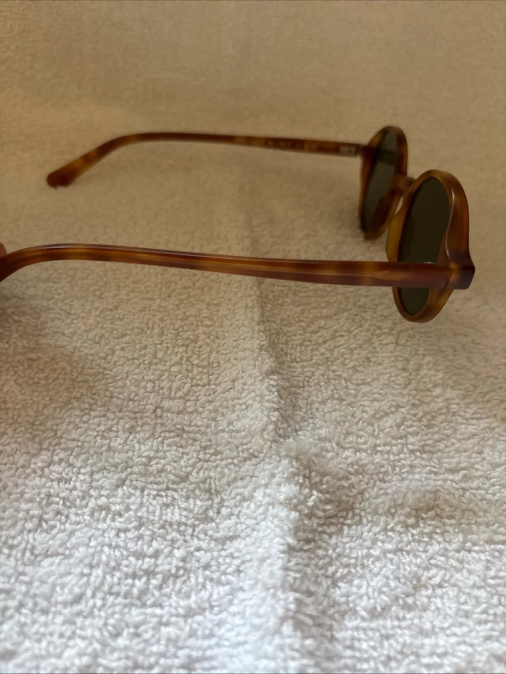 L.G.R Sunglasses REUNION  46 22  Round  Tortoiseshell Green G15 Lens